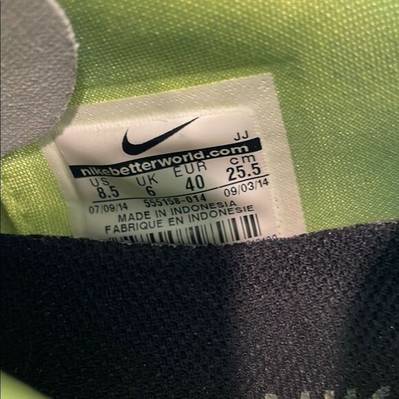 Nike Black and Lime Green Sneakers - Picture 7 of 8